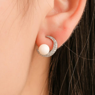 Moon pearl stud earrings