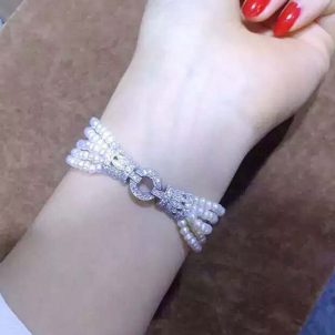 Pearl bracelet clasp
