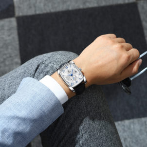 Square casual watch