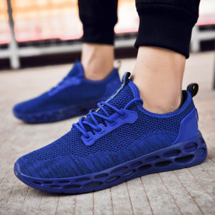 Breathable mesh shoes