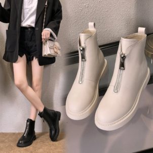 Flat shoes ankle boots