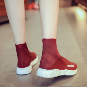 In the fall of 2020 new high elastic socks shoes couple leisure sneakers mesh set foot boots