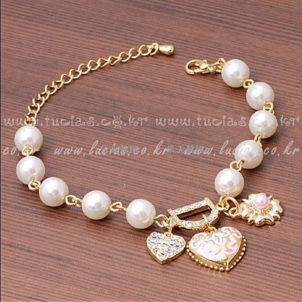 Korean Fashion Heart Flower Bracelet Flash Diamond D Letter Pearl Bracelet