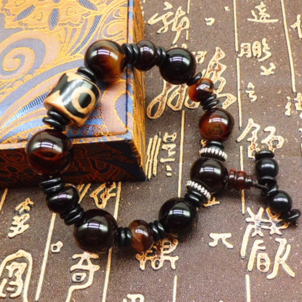 Tibetan old agate dZi bracelet (A)