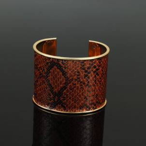 Snakeskin leather C-shaped alloy bracelet